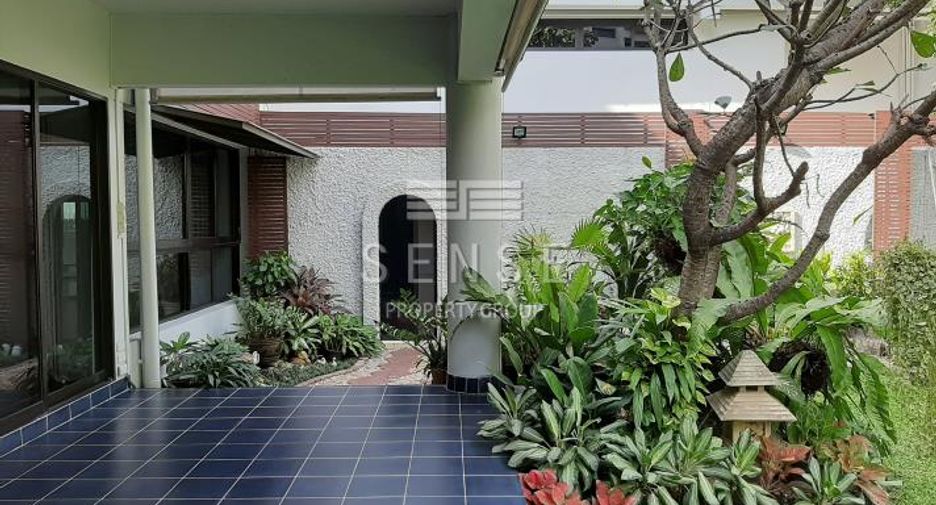 For rent 6 bedrooms house in Sathon, Bangkok