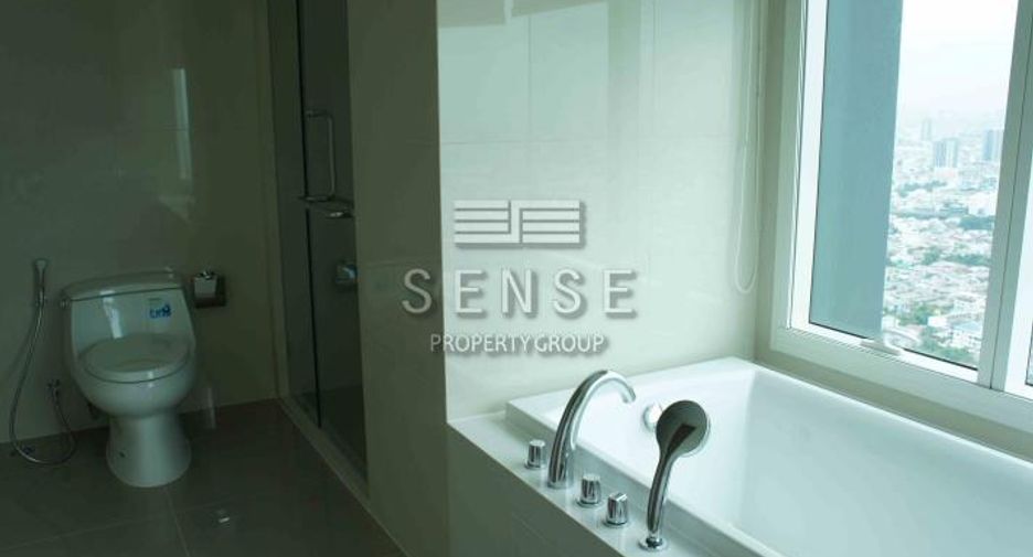 For rent 3 bedrooms condo in Bang Kho Laem, Bangkok