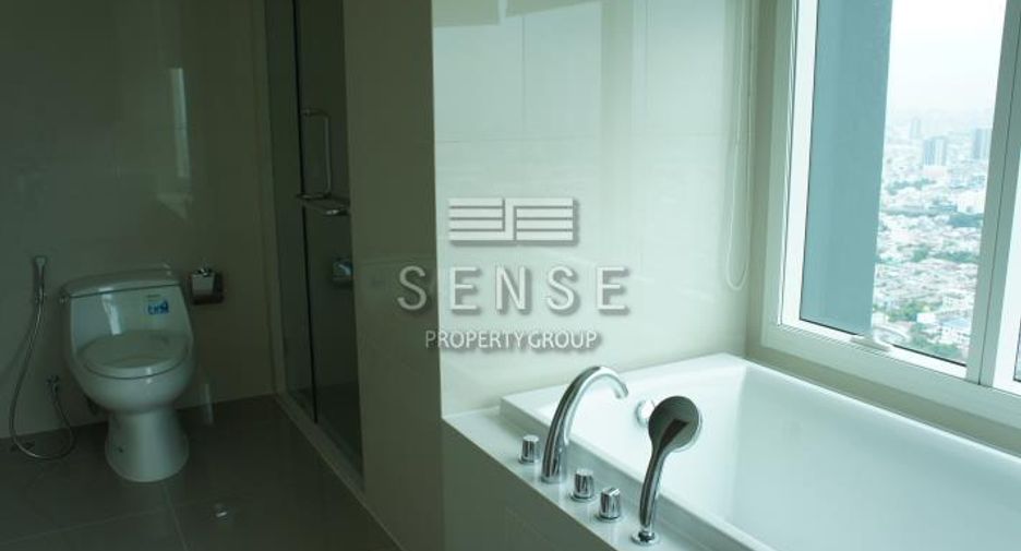 For rent 3 bedrooms condo in Bang Kho Laem, Bangkok