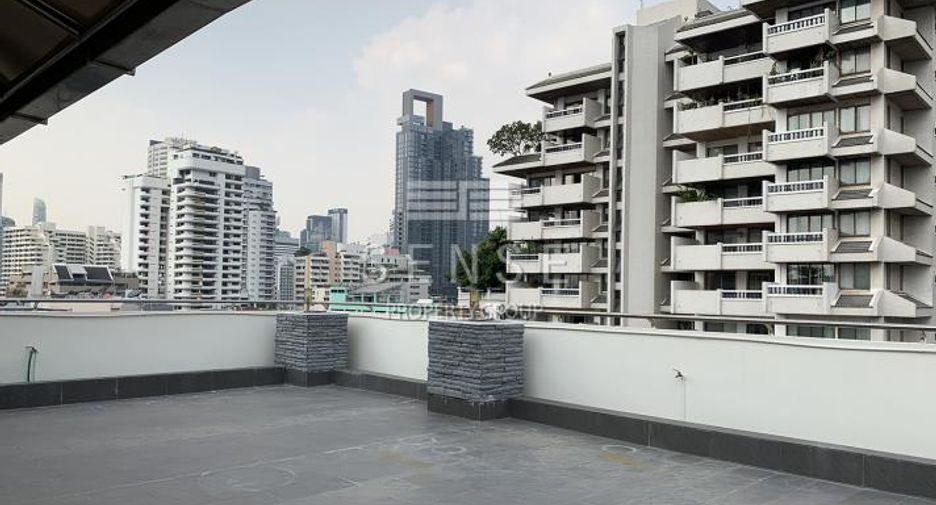 For rent 4 bedrooms condo in Khlong Toei, Bangkok