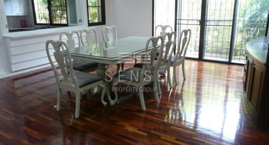 For rent 3 bedrooms condo in Sathon, Bangkok