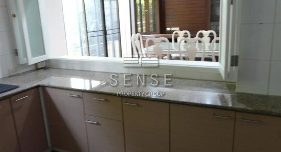 For rent 3 bedrooms condo in Sathon, Bangkok