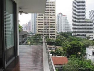 For rent 3 bedrooms condo in Khlong Toei, Bangkok