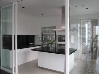 For rent 3 bedrooms condo in Khlong Toei, Bangkok