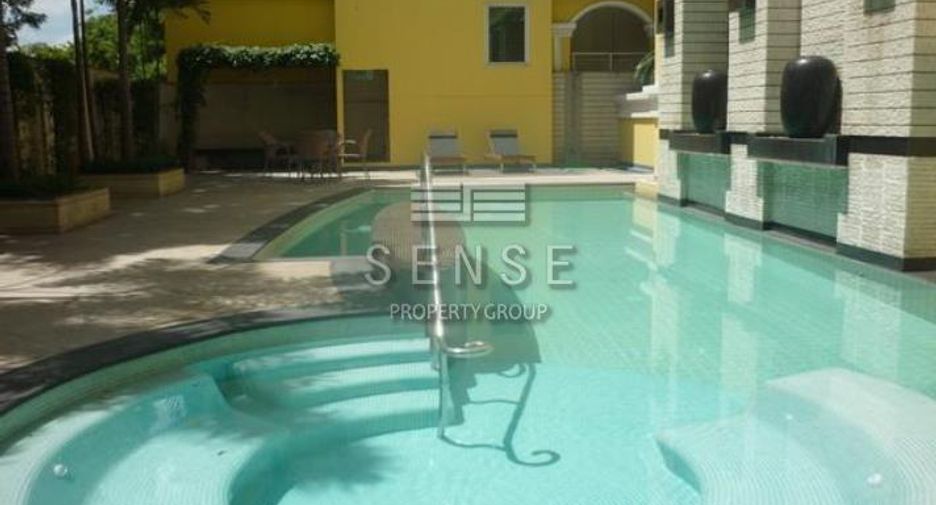 For sale 2 bedrooms condo in Khlong Toei, Bangkok