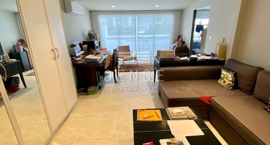 For rent 4 bedrooms townhouse in Sathon, Bangkok