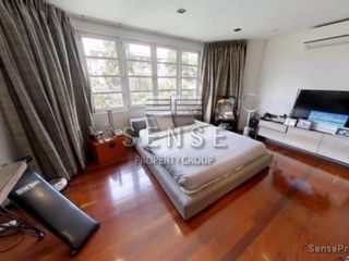 For rent 4 bedrooms townhouse in Sathon, Bangkok