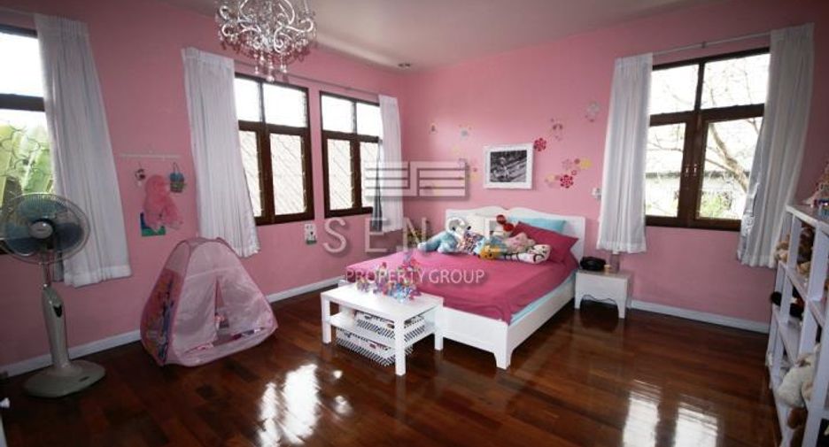 Haus zur Miete mit 4 Zimmer in Khlong Toei, Bangkok