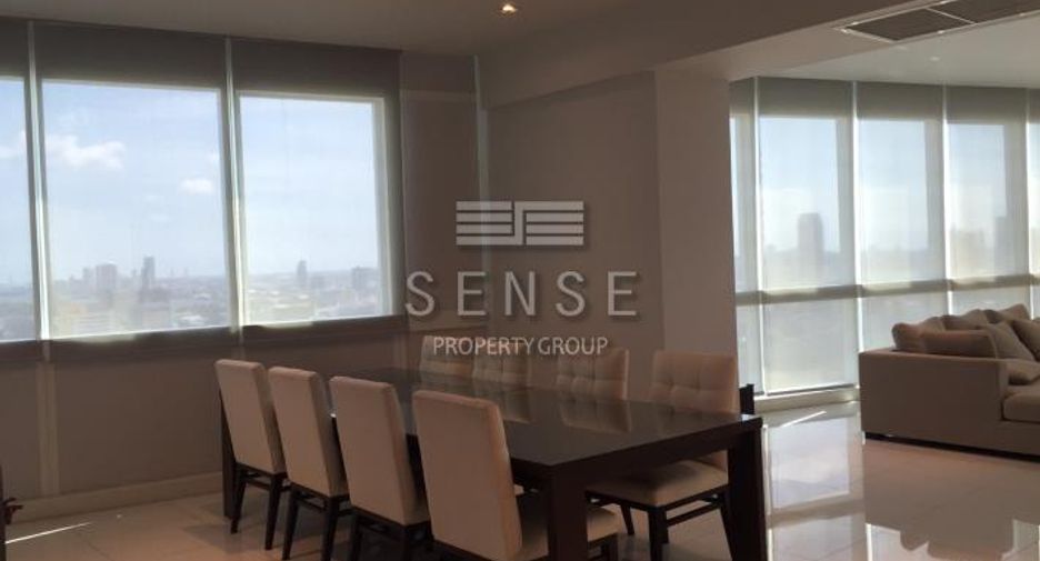 For rent 3 bedrooms condo in Khlong Toei, Bangkok
