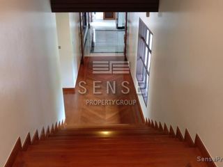 For rent 4 bedrooms house in Watthana, Bangkok