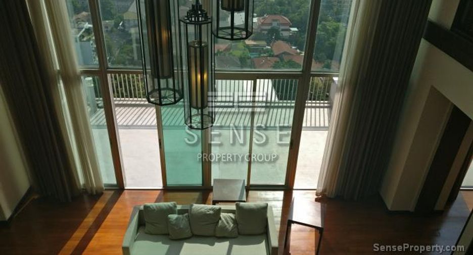 Condo en alquiler de 4 habitaciones en Watthana, Bangkok