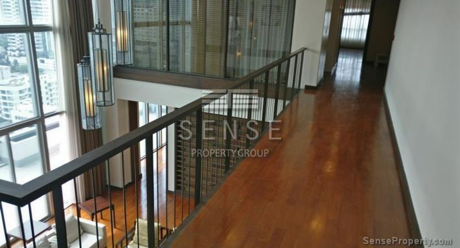 Condo en alquiler de 4 habitaciones en Watthana, Bangkok