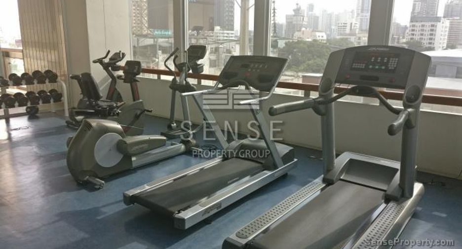 Condo en alquiler de 4 habitaciones en Watthana, Bangkok