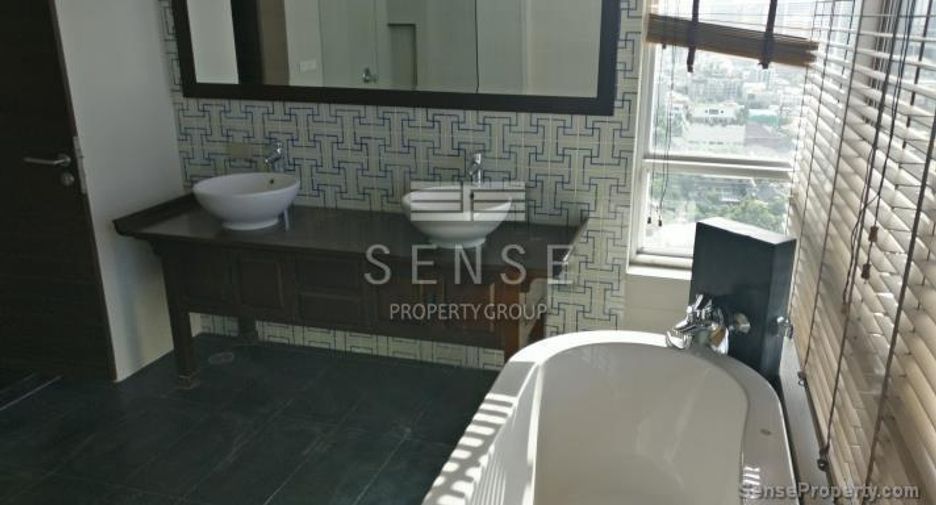 Condo en alquiler de 4 habitaciones en Watthana, Bangkok