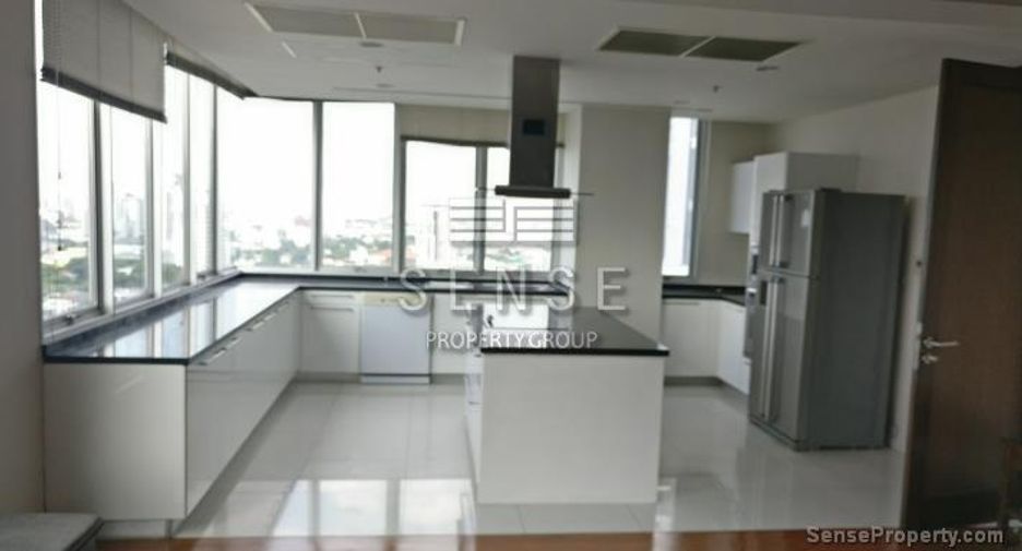 Condo en alquiler de 4 habitaciones en Watthana, Bangkok