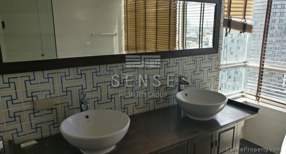 Condo en alquiler de 4 habitaciones en Watthana, Bangkok