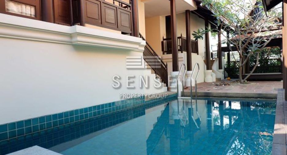 For rent 4 bedrooms house in Khlong Toei, Bangkok