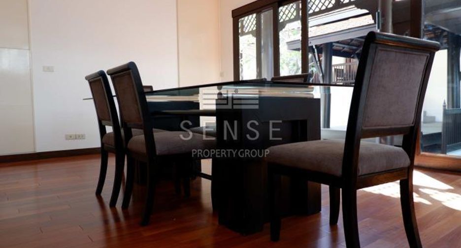 For rent 4 bedrooms house in Khlong Toei, Bangkok