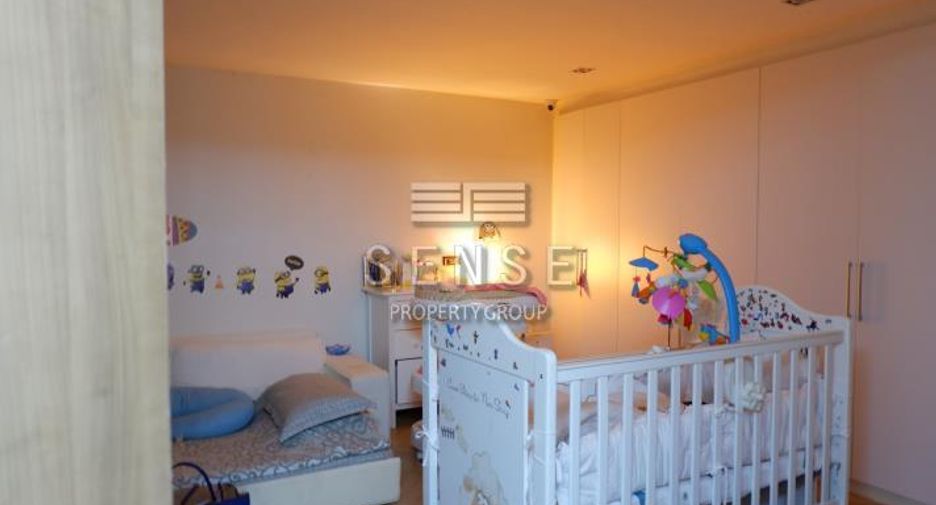 Condo en alquiler de 3 habitaciones en Khlong Toei, Bangkok