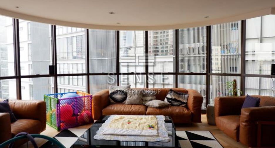 Condo en alquiler de 3 habitaciones en Khlong Toei, Bangkok