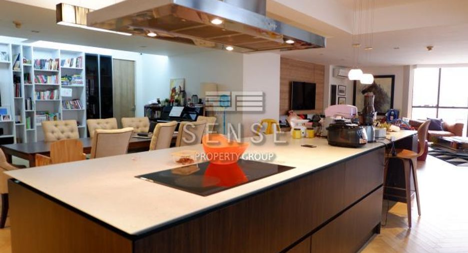 Condo en alquiler de 3 habitaciones en Khlong Toei, Bangkok