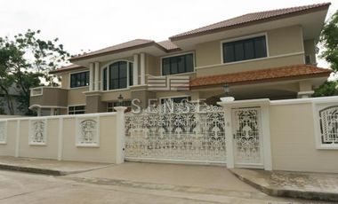 Haus zur Miete mit 4 Zimmer in Suan Luang, Bangkok