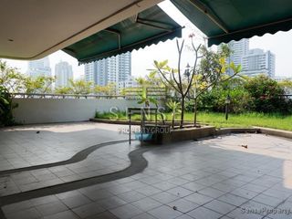 For rent 4 bedrooms condo in Watthana, Bangkok