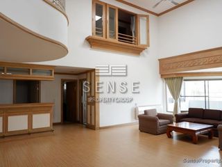 For rent 4 bedrooms condo in Watthana, Bangkok