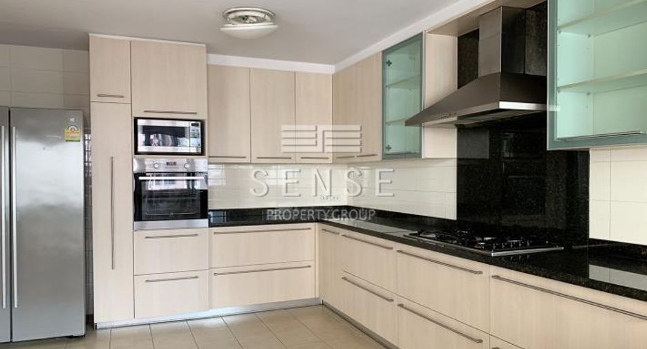 For rent 4 bedrooms condo in Khlong Toei, Bangkok