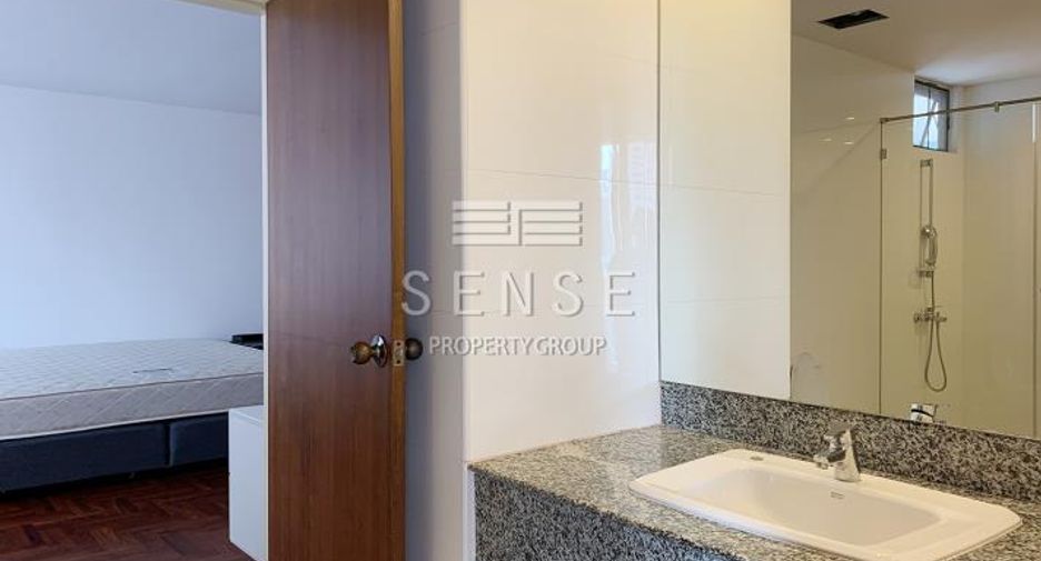 For rent 4 bedrooms condo in Khlong Toei, Bangkok