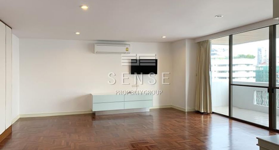 For rent 4 bedrooms condo in Khlong Toei, Bangkok