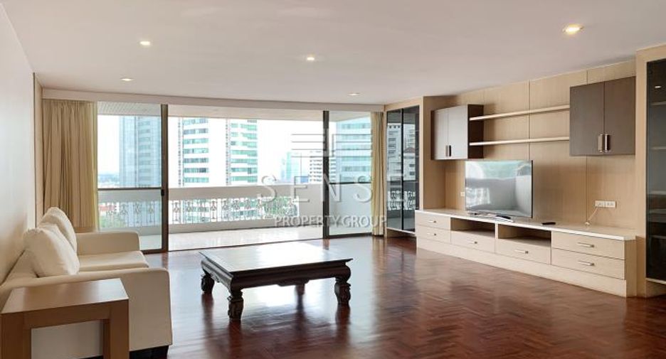 For rent 4 bedrooms condo in Khlong Toei, Bangkok