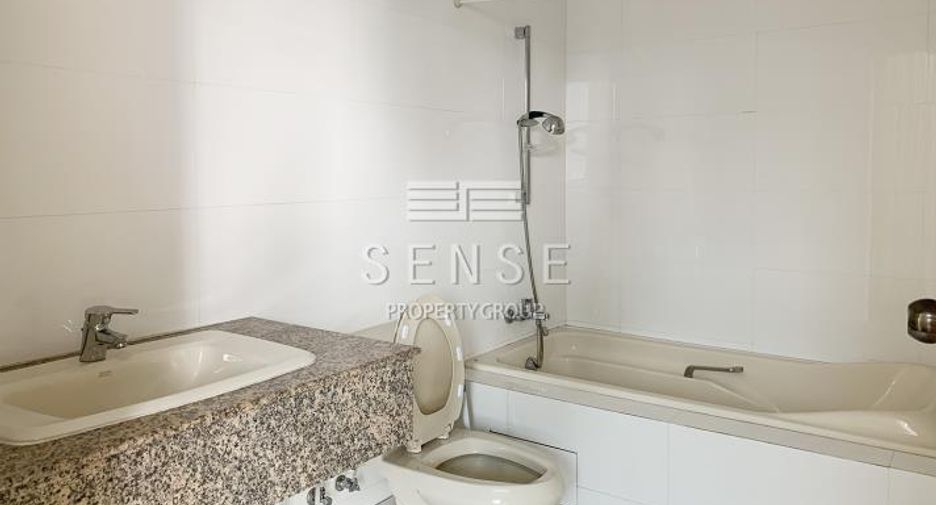 For rent 4 bedrooms condo in Khlong Toei, Bangkok