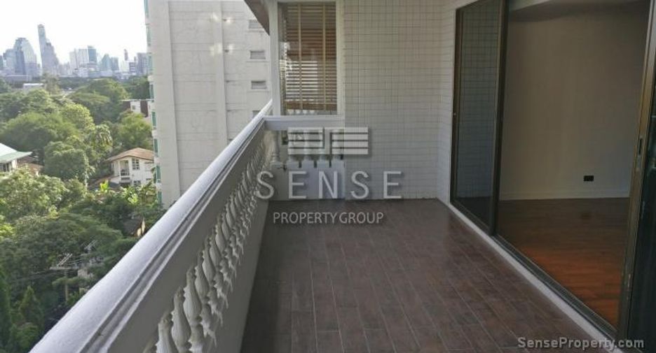 For rent 4 bedrooms condo in Khlong Toei, Bangkok