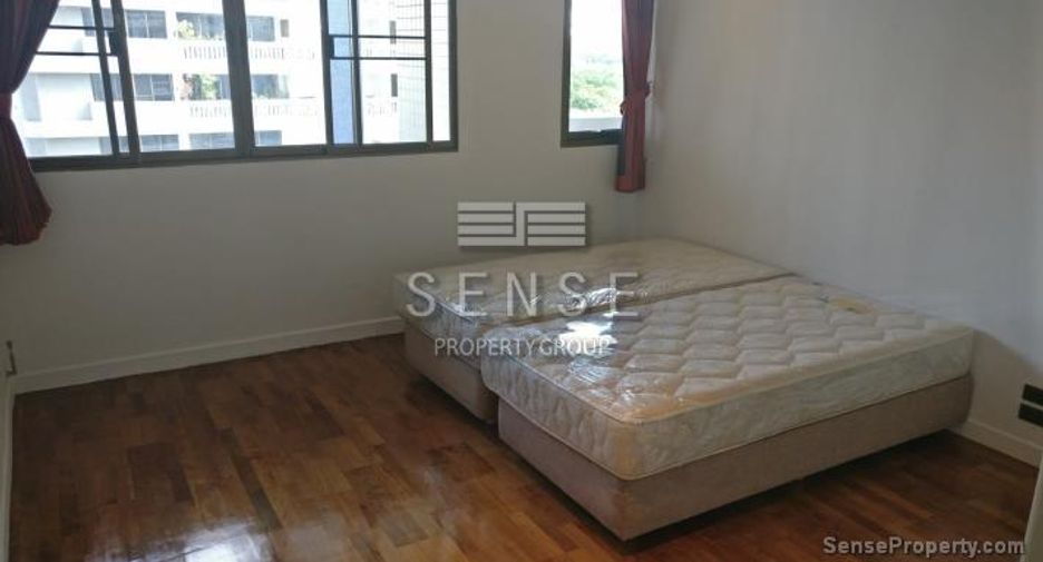 For rent 4 bedrooms condo in Khlong Toei, Bangkok