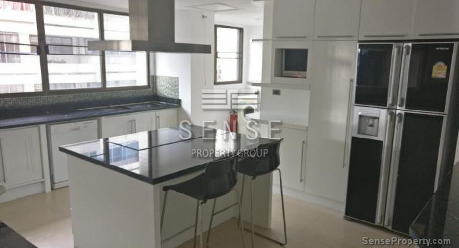 For rent 4 bedrooms condo in Khlong Toei, Bangkok