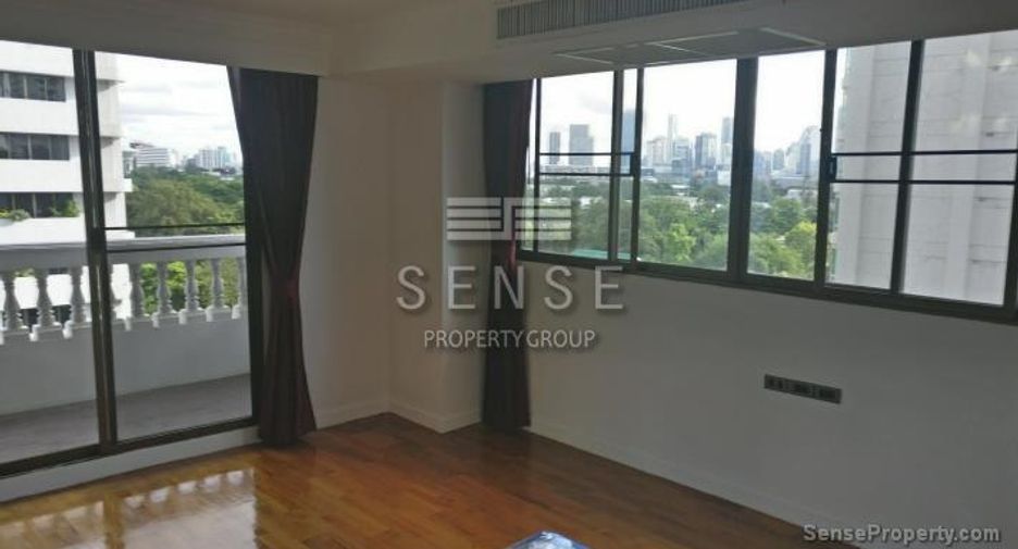 For rent 4 bedrooms condo in Khlong Toei, Bangkok