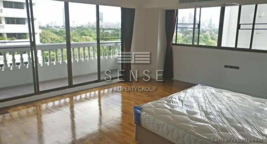 For rent 4 bedrooms condo in Khlong Toei, Bangkok