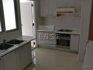 For rent 3 ベッドルーム condo in Khlong Toei, Bangkok