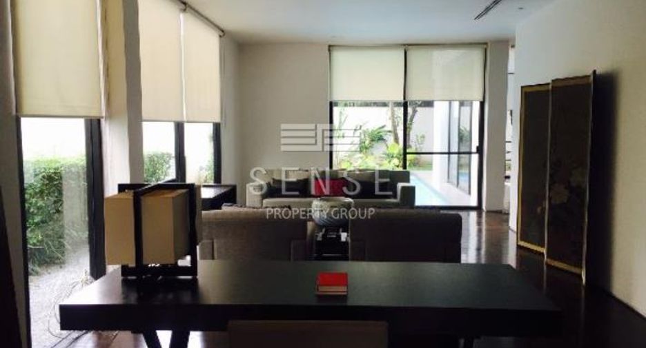 For rent 4 bedrooms house in Watthana, Bangkok