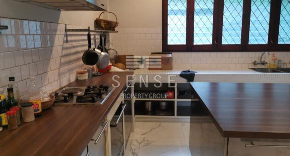 Haus zur Miete mit 3 Zimmer in Watthana, Bangkok