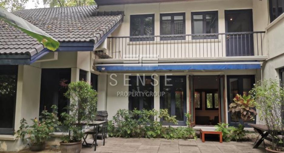 Haus zur Miete mit 3 Zimmer in Watthana, Bangkok