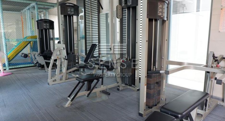For rent 3 bedrooms condo in Khlong Toei, Bangkok