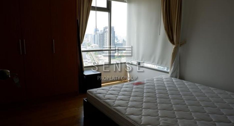 For rent 3 bedrooms condo in Khlong Toei, Bangkok