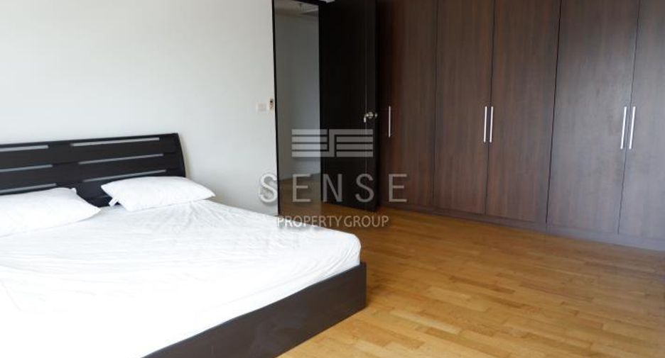 For rent 3 bedrooms condo in Khlong Toei, Bangkok