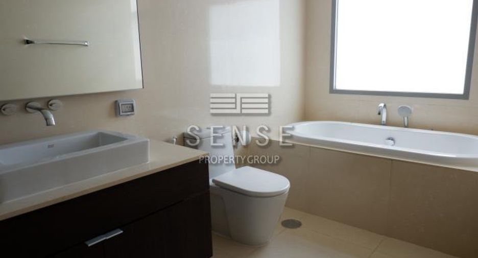 For rent 3 bedrooms condo in Khlong Toei, Bangkok