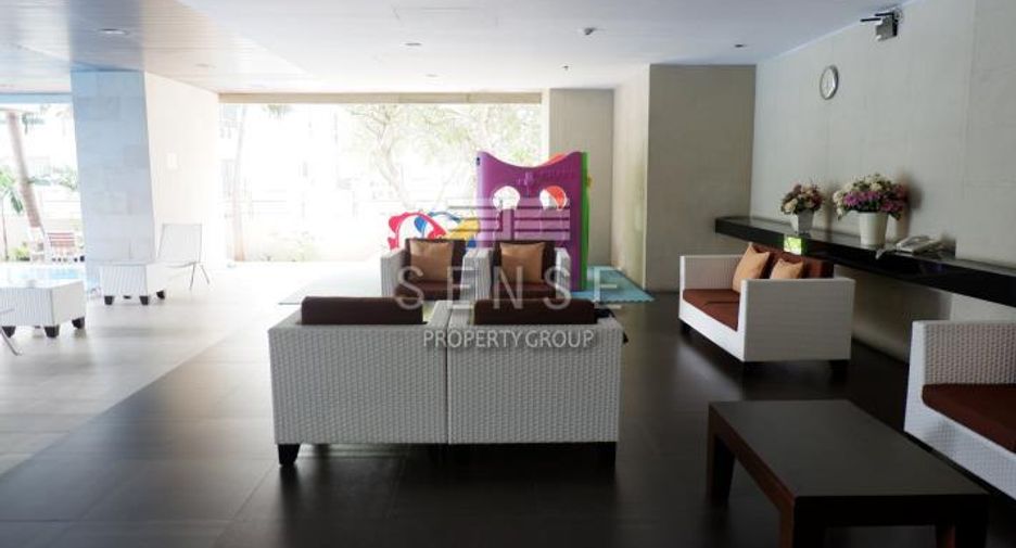 For rent 3 bedrooms condo in Khlong Toei, Bangkok