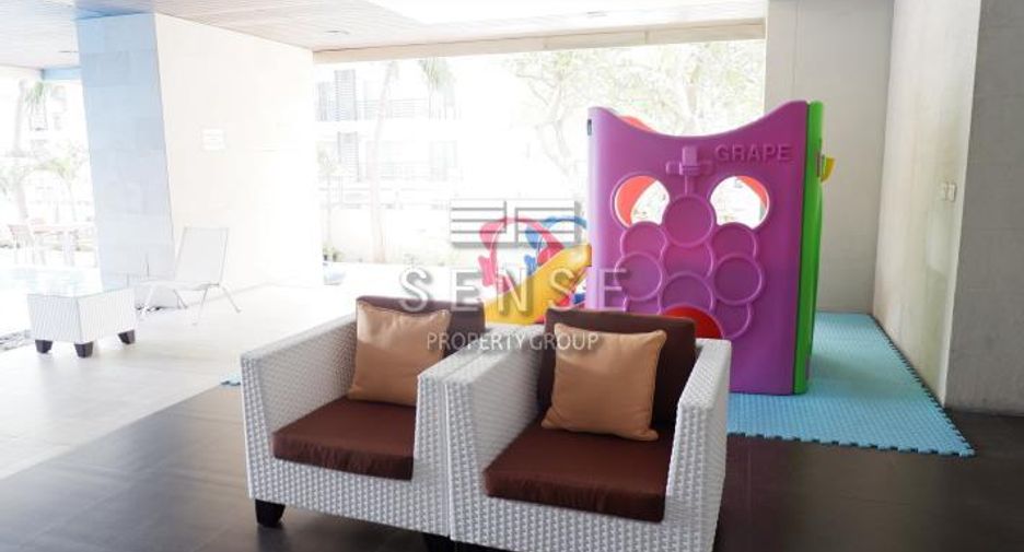 For rent 3 bedrooms condo in Khlong Toei, Bangkok