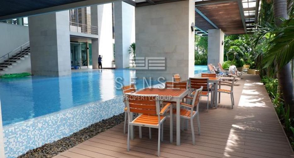 For rent 3 bedrooms condo in Khlong Toei, Bangkok
