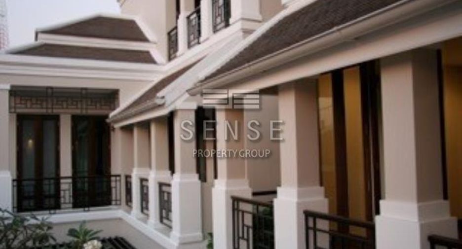 For rent 4 ベッドルーム house in Phaya Thai, Bangkok